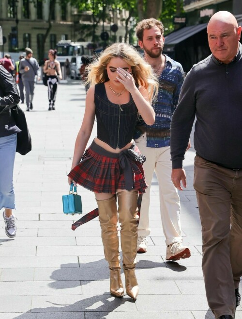 sabrina-carpenter-out-in-london-07-05-2022-26fd5ee911a609d75.jpeg