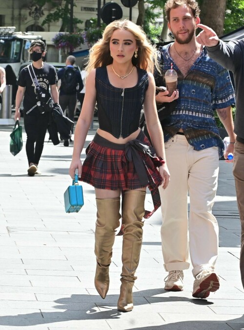 sabrina-carpenter-out-in-london-07-05-2022-932d883656311a6d1.jpeg