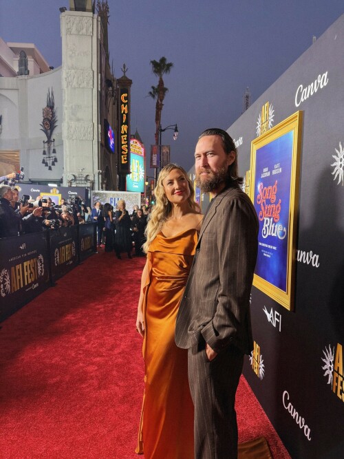 KateHudson_October262025_AFIFest_SongSungBluePremiere_5_026f53f48c397000.jpeg