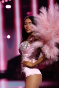 MadisonBeer_VictoriasSecretShow_OnStage_October152025_132_ffbf7fdd848f88ec
