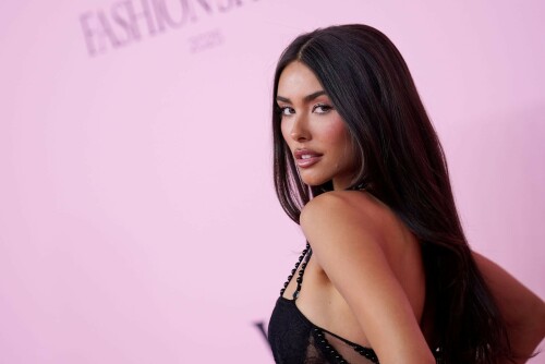 MadisonBeer_VictoriasSecretShow_RedCarpet_October152025_21_95d56d8d8e3ca203.jpeg