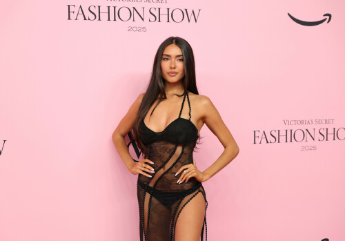MadisonBeer_VictoriasSecretShow_RedCarpet_October152025_9_36642c1785c86c23.jpeg
