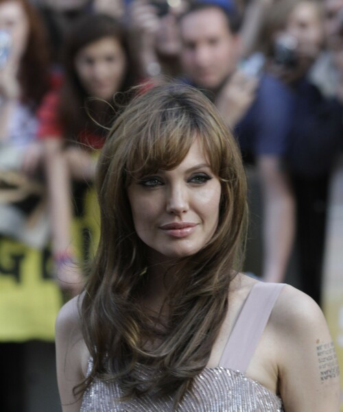AngelinaJolie_SaltPremiere_London_August162010_HQPicsSpace_4_3500c8b3fa785f46.jpeg