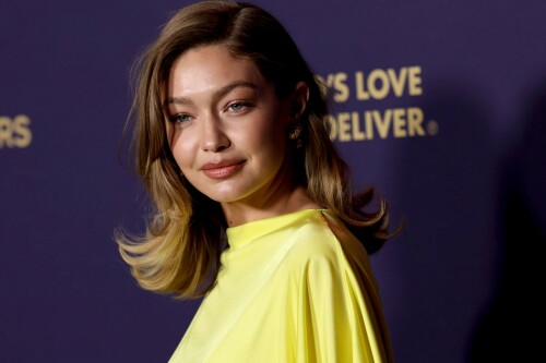 GigiHadid_GoldenHeartAwards_October252025_13_b24279eed14fda68.jpeg