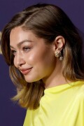 GigiHadid_GoldenHeartAwards_October252025_14_5fdfe7799644482a