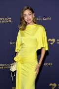 GigiHadid_GoldenHeartAwards_October252025_15_e478fbfd88ae5eb0