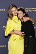 GigiHadid_GoldenHeartAwards_October252025_3_8c892cebff91d5d5