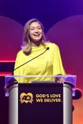 GigiHadid_GoldenHeartAwards_October252025_40_41a47636b4bebd5a