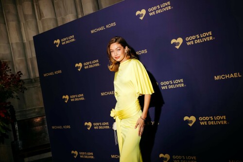 GigiHadid_GoldenHeartAwards_October252025_61_ff02c526fcf1eca8.jpeg