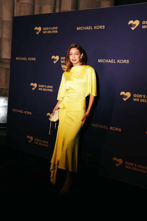 GigiHadid_GoldenHeartAwards_October252025_69_c9fdd7494f5bc8a5.jpeg