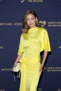 GigiHadid_GoldenHeartAwards_October252025_8_3150eb8a508559c8