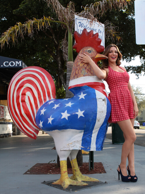 KellyBrook_NewLookPhotoshoot_Miami_February42013_155_8d1fff3797d141f5.jpeg