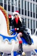 TaylorMomsen_MacysThanksgivingDayParade_November272025_10_9aff76fdf924ea36