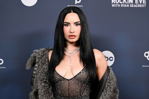 DemiLovato_December312025_Carpet_7_45ecf23e8b5dc141.jpeg