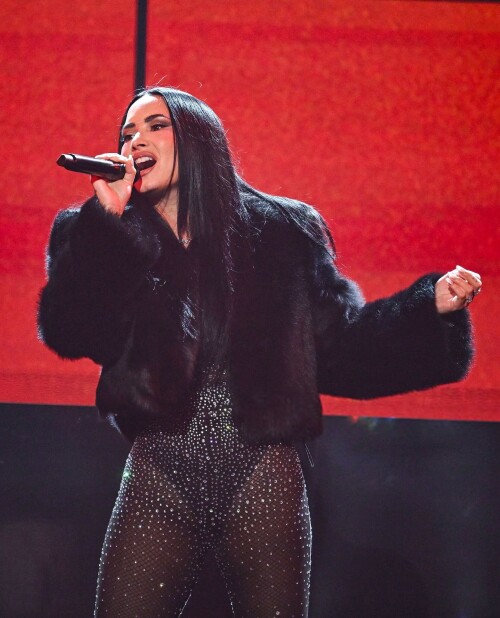 DemiLovato_December312025_Performing_104_f465ac6ed4352f0d.jpeg