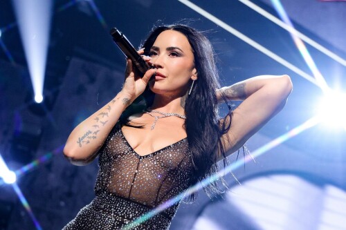 DemiLovato_December312025_Performing_137_343068f8d0793337.jpeg