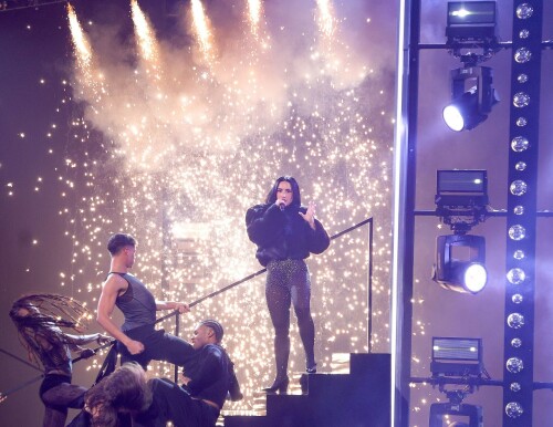 DemiLovato_December312025_Performing_68_8c5c6a25d05d31b1.jpeg