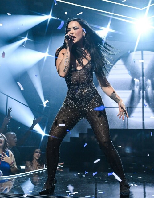 DemiLovato_December312025_Performing_71_2c4f92668561673a.jpeg