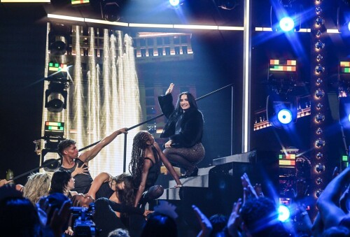 DemiLovato_December312025_Performing_78_f62f9837a315834d.jpeg