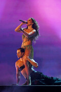 JenniferLopez_December302025_UpAllNightLiveInLasVegas_1stNight_18_9fee9f6a3795a3df