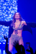 JenniferLopez_December302025_UpAllNightLiveInLasVegas_1stNight_50_d53ac87c85f8b11a