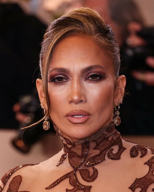 JenniferLopez_2026GokldenGlobesAwards_105_3122c37f6f477ecf.jpeg
