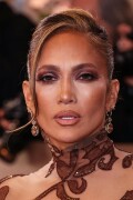 JenniferLopez_2026GokldenGlobesAwards_106_1ddd092612310577