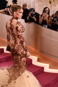 JenniferLopez_2026GokldenGlobesAwards_114_ebfca6d20f70d57e