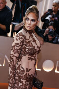 JenniferLopez_2026GokldenGlobesAwards_115_974eb7a1c972ba9a