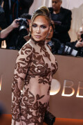 JenniferLopez_2026GokldenGlobesAwards_118_c1449e0c0cc8ec98
