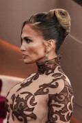 JenniferLopez_2026GokldenGlobesAwards_132_7c3e10c6aba49994