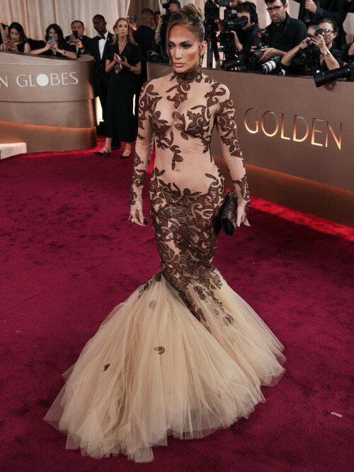 JenniferLopez_2026GokldenGlobesAwards_136_d65f7332a9183f07.jpeg