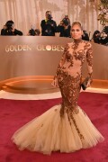 JenniferLopez_2026GokldenGlobesAwards_149_c9e4edce2504b986