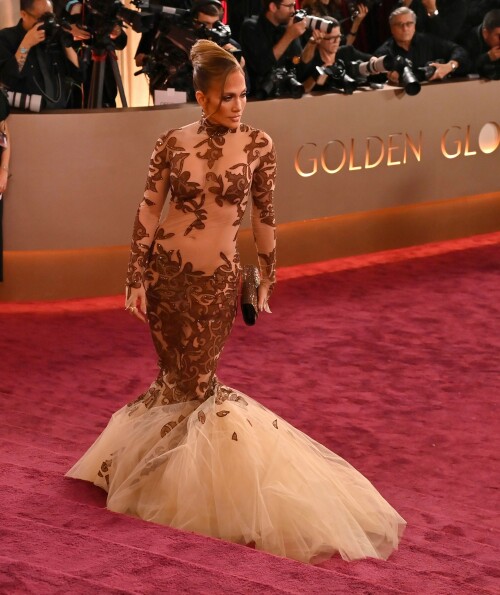 JenniferLopez_2026GokldenGlobesAwards_156_6c76cb1fb1728e41.jpeg