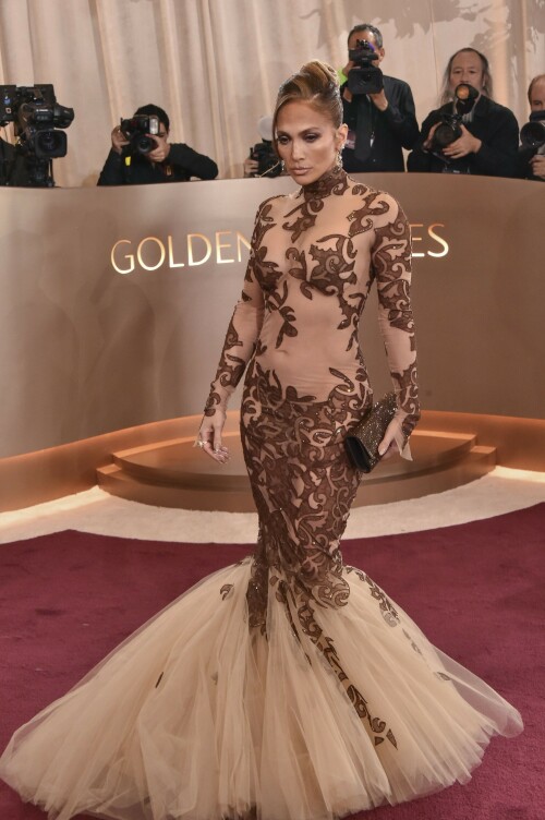 JenniferLopez_2026GokldenGlobesAwards_15_4571e3b56c2702d3.jpeg