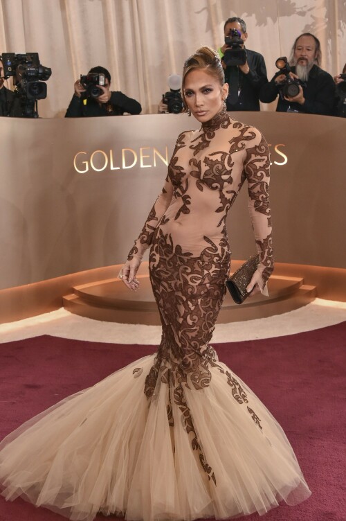 JenniferLopez_2026GokldenGlobesAwards_16_6a8a830f9c41fcbe.jpeg