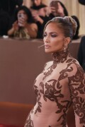 JenniferLopez_2026GokldenGlobesAwards_170_a06fd0cd3aadabd9