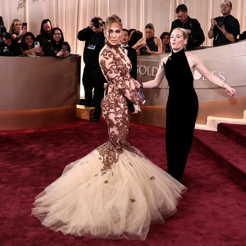 JenniferLopez_2026GokldenGlobesAwards_173_ccae06ac6cdab138.jpeg