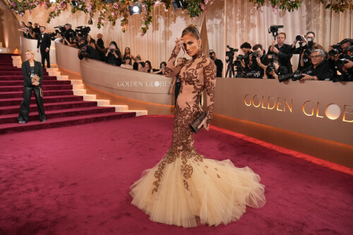 JenniferLopez_2026GokldenGlobesAwards_209_8e3076d4063b002a.jpeg