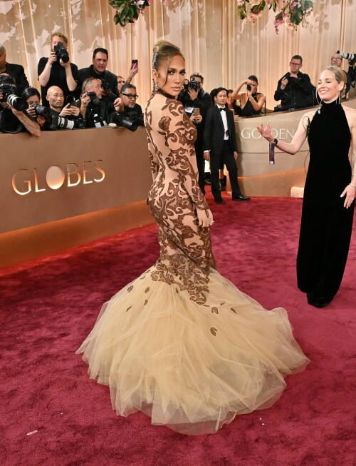 JenniferLopez_2026GokldenGlobesAwards_234_2d6b202d49ee3749.jpeg