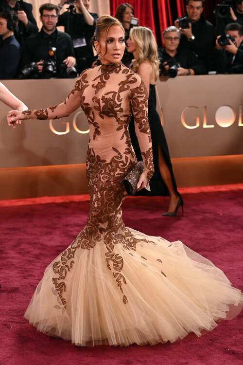 JenniferLopez_2026GokldenGlobesAwards_260_ad70964be54c2a6b.jpeg