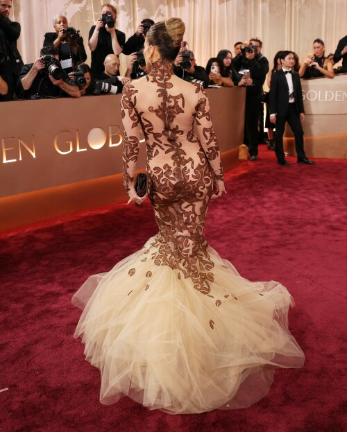 JenniferLopez_2026GokldenGlobesAwards_261_33153ab983fc0055.jpeg
