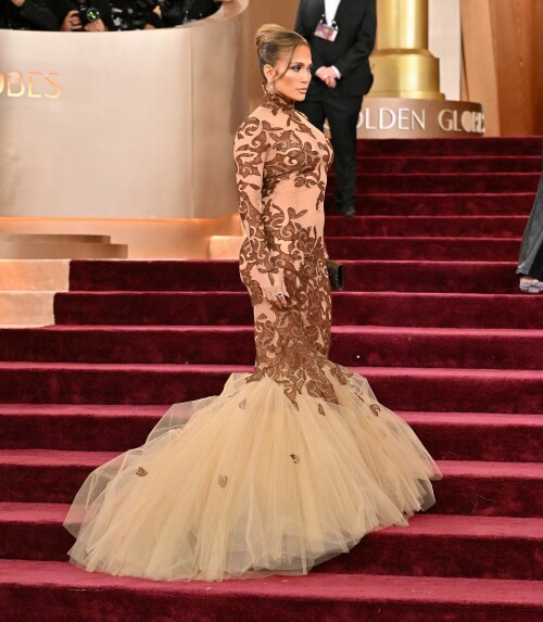 JenniferLopez_2026GokldenGlobesAwards_262_ef1b7630bbd44760.jpeg