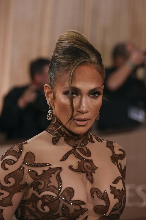 JenniferLopez_2026GokldenGlobesAwards_26_cdee42d6f2b5c036.jpeg