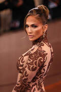 JenniferLopez_2026GokldenGlobesAwards_278_49430cbf4530706e