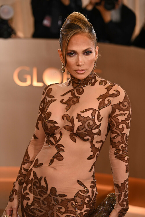JenniferLopez_2026GokldenGlobesAwards_281_cbafd1b7b6bf50c7.jpeg