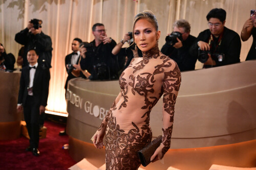 JenniferLopez_2026GokldenGlobesAwards_288_98b522d232f8f5fa.jpeg