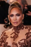 JenniferLopez_2026GokldenGlobesAwards_292_88f7f5619be35184