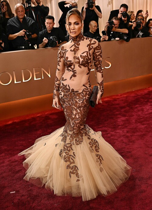 JenniferLopez_2026GokldenGlobesAwards_37_30a35aa29e4884bb.jpeg