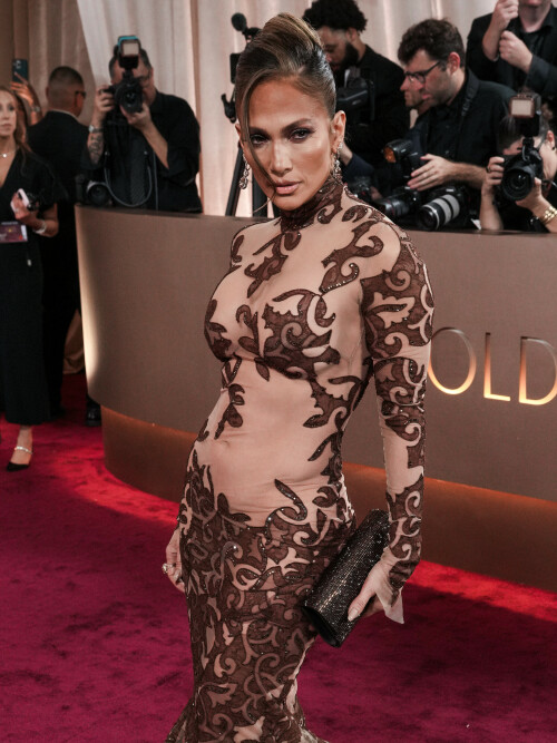 JenniferLopez_2026GokldenGlobesAwards_45_f5b1f3df311a2fa4.jpeg